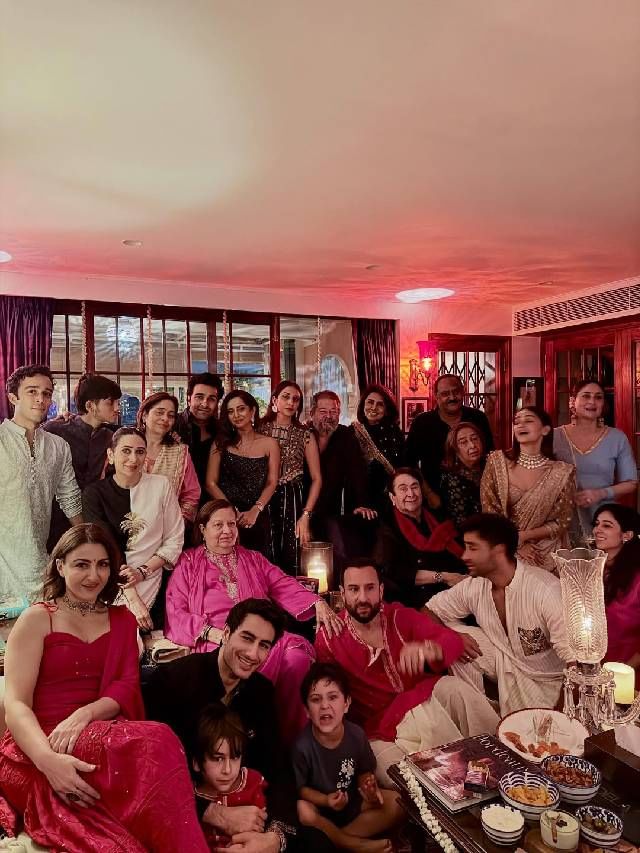 कपूर कुटुंबीयांचं जंगी दिवाळी सेलिब्रेशन; करीना-आलियाने वेधलं सर्वांचं लक्ष