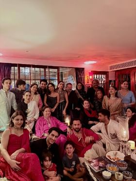 कपूर कुटुंबीयांचं जंगी दिवाळी सेलिब्रेशन; करीना-आलियाने वेधलं सर्वांचं लक्ष