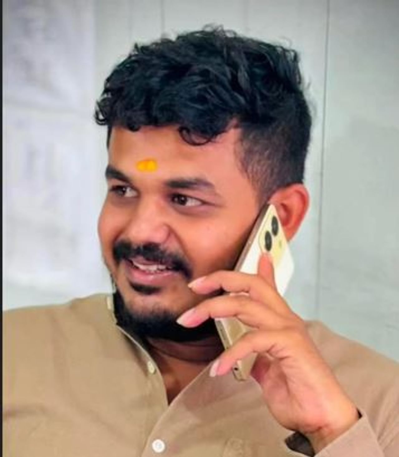 लातूर शहरातल्या एका महाविद्यालयात  फ्रेशर्स पार्टी दरम्यान नाचताना धक्का लागल्याने एका विद्यार्थ्याला बेदम मारहाण करण्यात आल्याची घटना घडली आहे. 