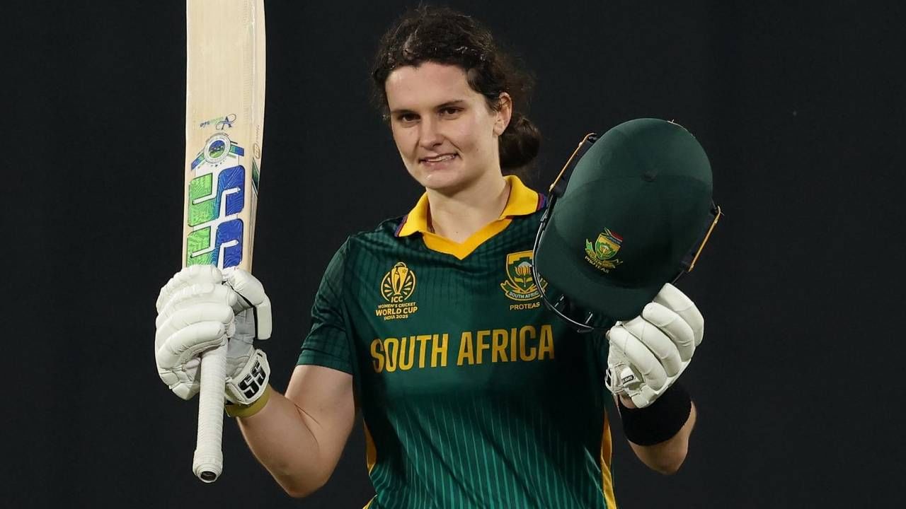 वनडे सामन्यात सलामीवीर म्हणून सर्वाधिक 50हून अधिक धावा करत स्मृती मंधानाच्या विक्रमाची बरोबरी केली आहे. लॉरा वोल्वार्ड आणि स्मृती मंधानाने आतापर्यंत 48 वेळा एकदिवसीय सामन्यात 50हून अधिक धावा केल्या आहेत. (Photo- South Africa Women Twitter)