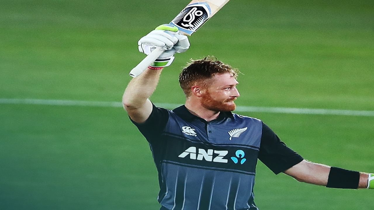 सर्वाधिक षटकार लगावणाऱ्या  फलंदाजांच्या यादीत  दुसर्‍या स्थानी मार्टिन गुप्टील विराजमान आहे. गुप्टीलने 118 डावांत 173 षटकार लगावले आहेत.  (Photo Credit : Icc X Account)