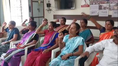 आम्ही घरात दिवाळी कशी करायची? 3 महिन्यांपासून पगार रखडला, जेवण वाढणाऱ्या हातांवरच सरकारचा अन्याय