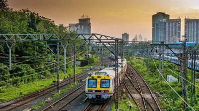 Mumbai Local : धक्कादायक, मुंबईत धावत्या लोकलमध्ये अचानक मोटरमनची प्रकृती ढासळली, अस्वस्थ वाटू लागलं, मग...