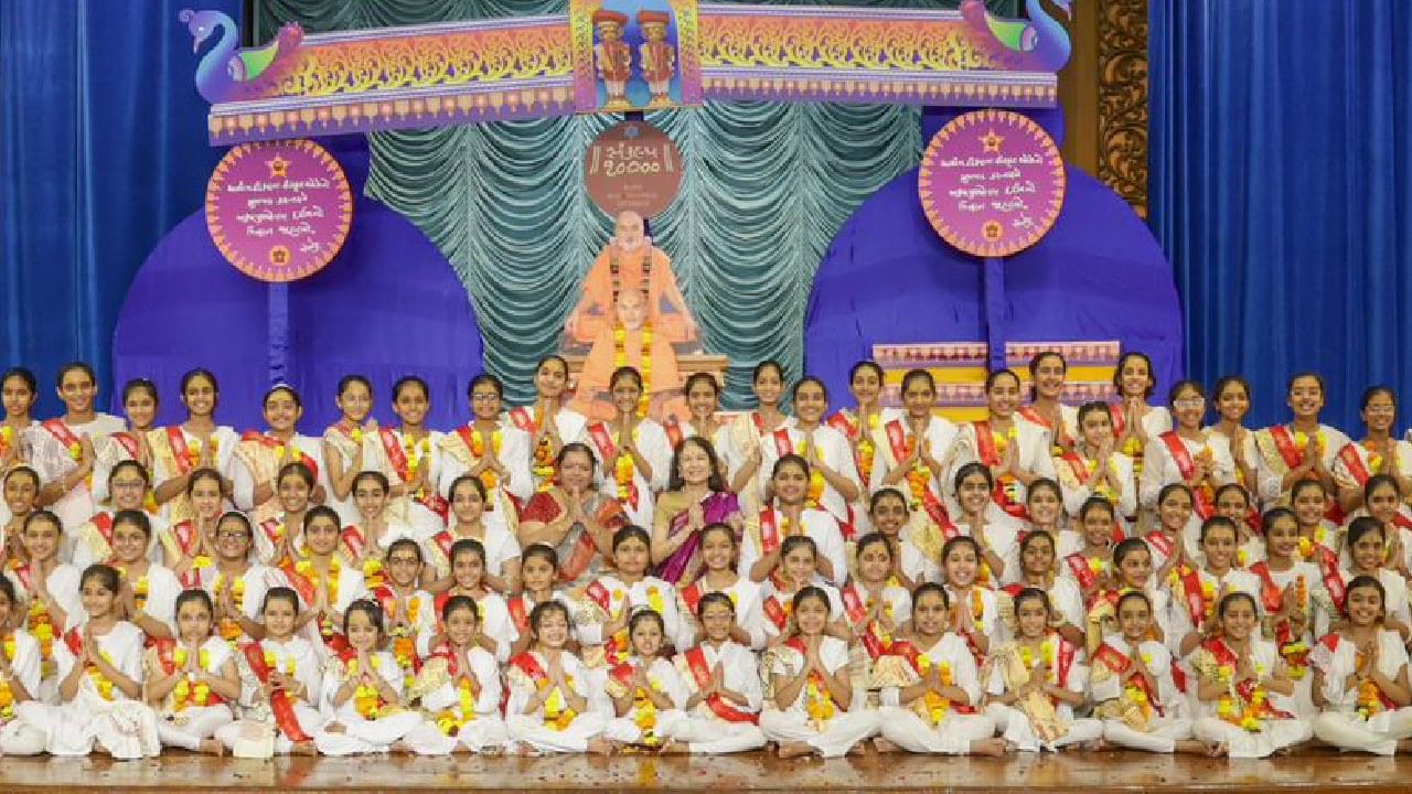 5) ममता आणि श्रद्धा: प्रत्येक जीवामध्ये भगवानाचे दर्शन करणे, 6) आदर आणि आज्ञाधारकता: पालक, गुरुजन आणि वडीलधाऱ्यांचा सन्मान करणे, 7) एकता आणि सहकार्य: सर्वांच्या उन्नतीत स्वतःची उन्नती पाहणे 8) अनुशासन आणि मर्यादा: संयम आणि सदाचारपूर्ण जीवन जगणे 9) धैर्य आणि आत्मसंयम: क्रोधावर विजय मिळवून अंतर्मनात शांती प्रस्थापित करणे.