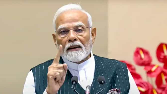 कोणत्या विदेशी ताकदीच्या दबावामुळे काँग्रेस सरकार पाकिस्तानवर हल्ला करण्यास कचरले? उत्तर द्या... नरेंद्र मोदींचं आव्हान