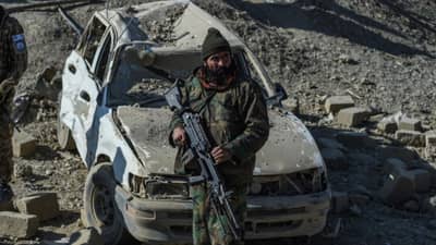 युद्ध भडकलं? पाकिस्ताकडून थेट एअर स्ट्राईक, अफगाणिस्तानमध्ये हाहाकार; आता तालिबानी...