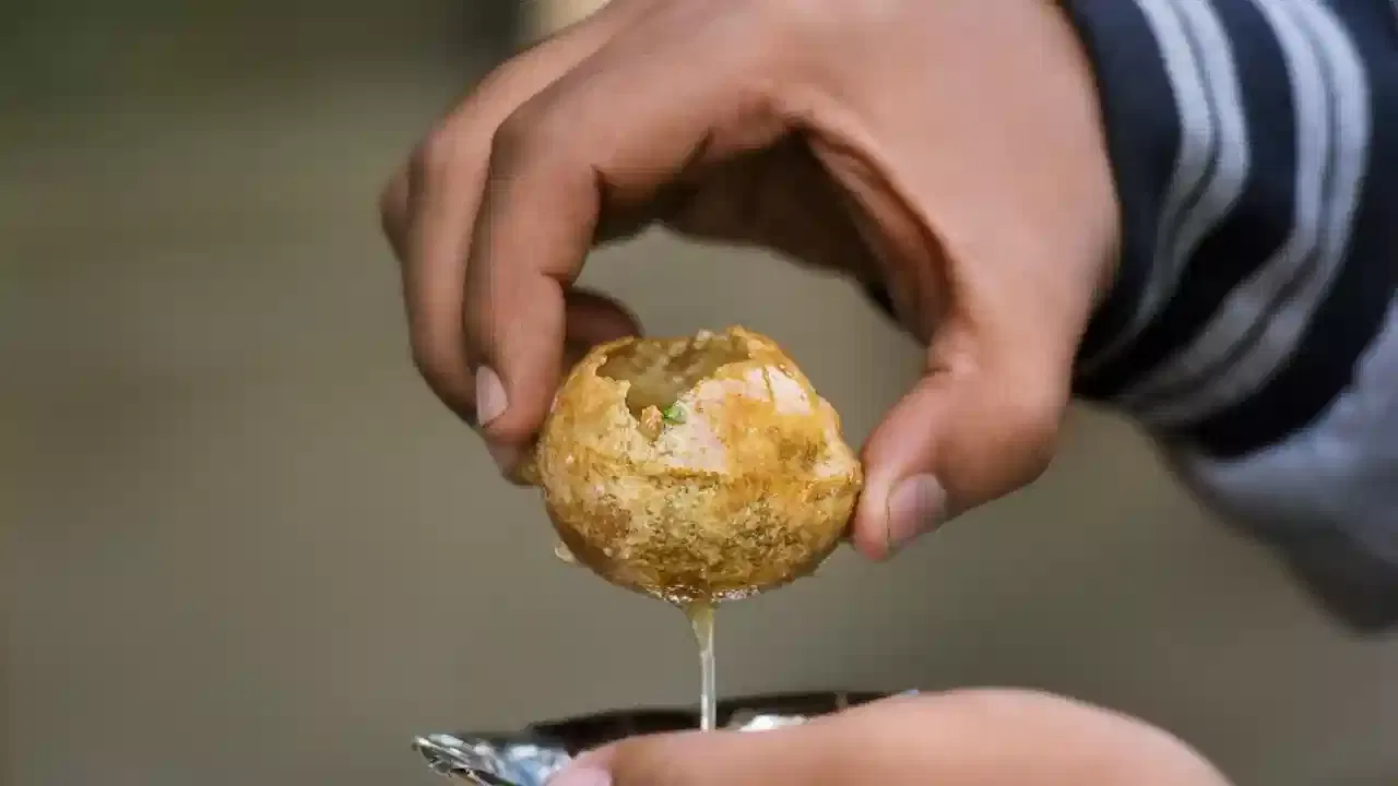 पाणीपुरीच्या पाण्यात चिंच आणि आले टाकलेले असते. यामुळे तुमच्या रक्तवाहिन्यांना आराम मिळतो आणि हृदयाचे आरोग्य देखील सुधारण्यास मदत होते.  