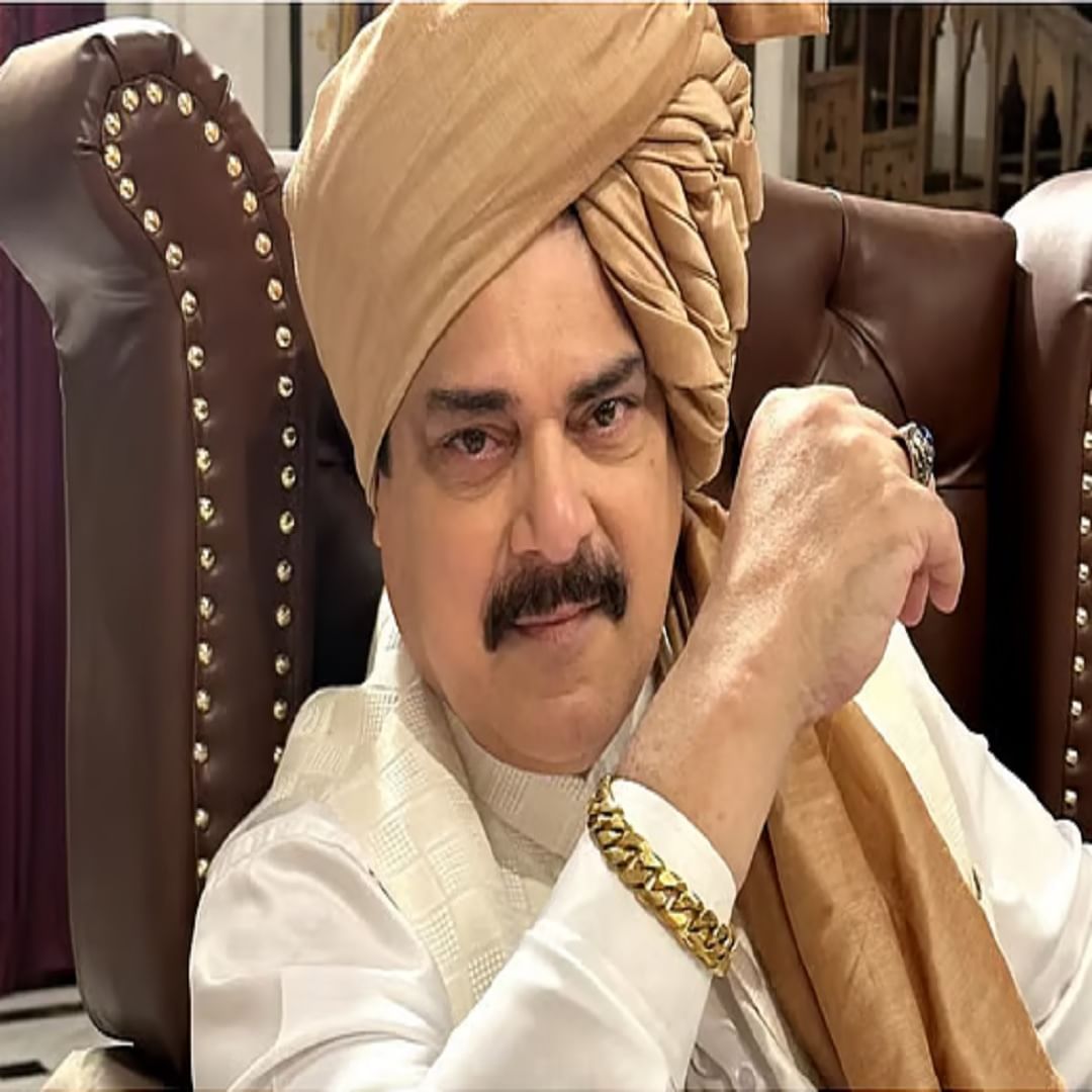 "फकीर" म्हणून प्रसिद्ध असलेले गायक आणि अभिनेता ऋषभ टंडन यांचे 21 ऑक्टोबर रोजी अचानक हृदयविकाराच्या झटक्याने निधन झाले. ही दुःखद बातमी पापाराझी विरल भयानी यांनी इंस्टाग्रामवर शेअर केली. ऋषभ टंडन हे गायक, संगीतकार आणि अभिनेता होते.