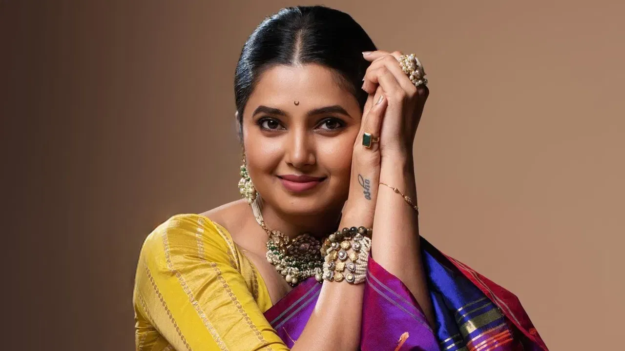 अभिनेत्री प्राजक्ता माळी ही कायमच चर्चेत असते. कधी तिच्या चित्रपटांमुळे तर कधी खासगी आयुष्यामुळे. सध्या प्राजक्ता एका वेगळ्या कारणासाठी चर्चेत आहे. तिने सोशल मीडियावर शेअर केलेल्या पोस्टने सर्वांचे लक्ष वेधले आहे.