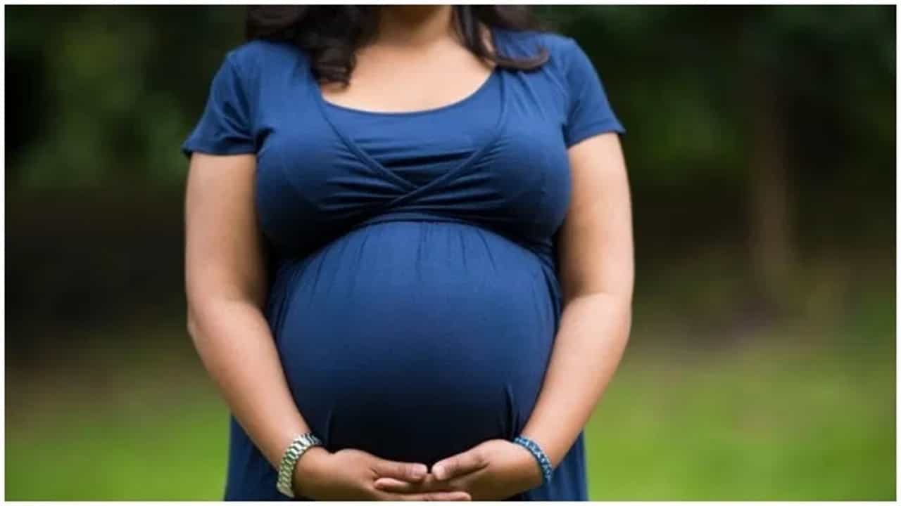 दिवाळीच्या सणात गर्भवती महिलांनी कोणत्या गोष्टी टाळाव्यात? जाणून घ्या तज्ञांकडून