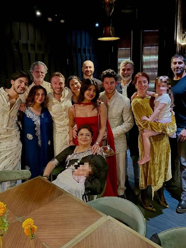 ‘देसी गर्ल’ प्रियांकाची परदेशात दिवाळी; निक जोनाससोबत केली लक्ष्मीपूजा