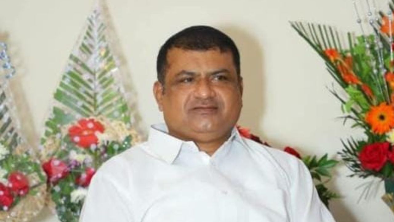 मोठी बातमी! शरद पवारांनी निष्ठावान शिलेदार गमावला, नेत्याचं हृदयविकाराच्या धक्क्यानं निधन, राजकारणात मोठी पोकळी