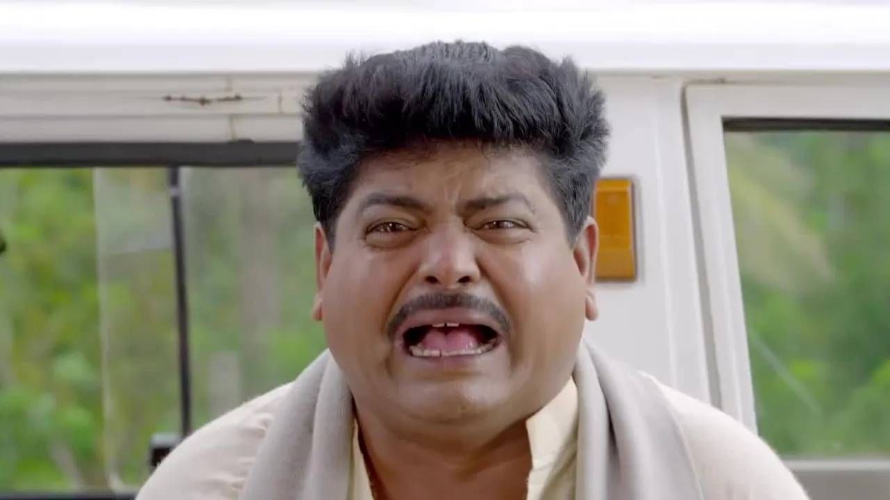 सेटवर शूटींग करताना हृदयविकाराचा झटका, प्रसिद्ध कॉमेडी अभिनेत्याचा मृत्यू