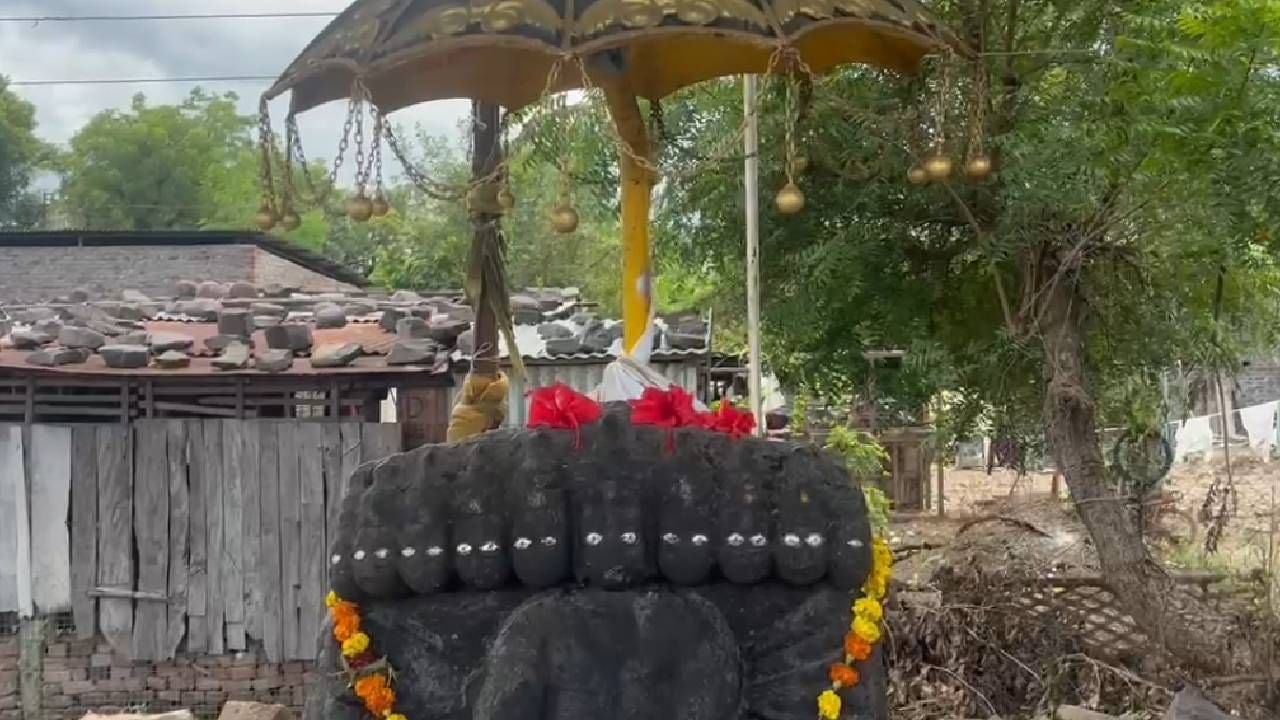 तपस्वी, बुद्धिमान, शक्तीशाली, वेदाभ्यासी या गुणांमुळेच सांगोळ्यात रावणाची पूजा केली जाते. हे रावणाचे मंदिर जिल्हातीलच नव्हे तर राज्यातील एकमेव असल्याचं बोललं जातं. 
