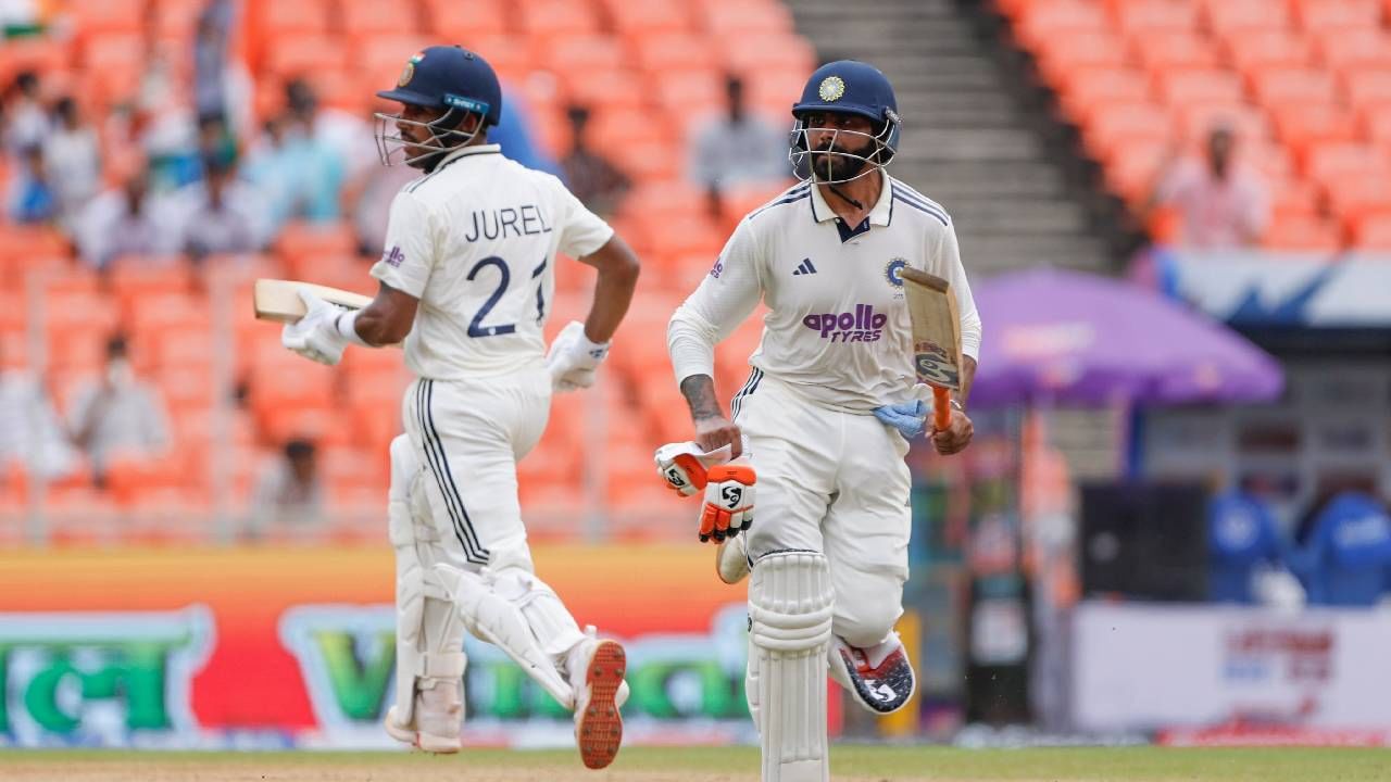 रवींद्र जडेजाने आतापर्यंत 86 कसोटी सामन्यांच्या 129 डावांमध्ये 38.73 च्या सरासरीने 3990 धावा केल्या आहेत. यात सहा शतके आणि 27 अर्धशतकांचा समावेश आहे. त्याची सर्वोत्तम खेळी ही नाबाद 175 आहे. जडेजाने चेंडूने 334 बळीही घेतले आहेत. (फोटो- BCCI Twitter)