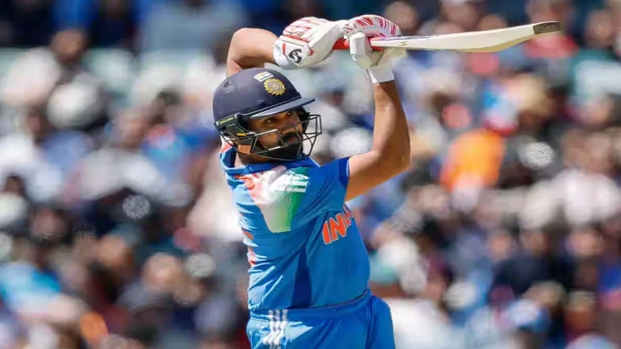 तसेच रोहितने पाकिस्तानचा माजी फलंदाज शाहिद आफ्रिदी याचा 77 डावात प्रत्येकी 2 षटकार लगावण्याचा वर्ल्ड रेकॉर्ड ब्रेक केला. रोहितची त्याच्या कारकीर्दीत एडलेडमधील 2 षटकार लगावण्याची एकूण 78 वी वेळ ठरली. (Photo Credit : Bcci)