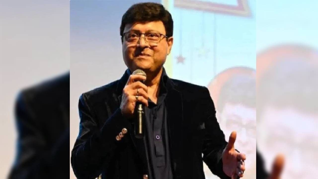 मराठी चित्रपटसृष्टीमधील अतिशय लोकप्रिय अभिनेते, निर्माते आणि दिग्दर्शक सचिन पिळगावकर हे महागुरु म्हणून ओळखले जातात. त्यांचे प्रत्येक वक्तव्य हे चर्चेचा विषय ठरत असते. आता त्यांनी 'मला कधीही झोपेतून उठवले तर मी उर्दू बोलतो' असे म्हटले आहे. आता ते असे का म्हणाले? जाणून घ्या...