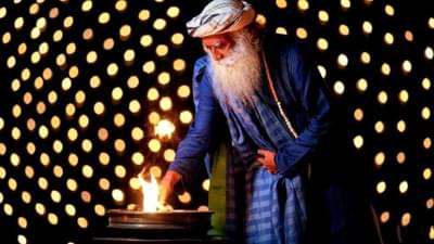 एरंडेल तेलाने दिवे लावा अन् प्रदूषण टाळा, दिवाळीसाठी सद्गुरूंचा खास सल्ला