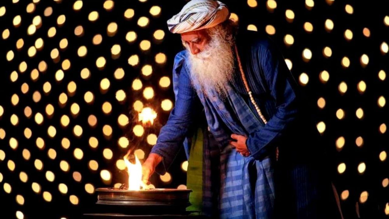 एरंडेल तेलाने दिवे लावा अन् प्रदूषण टाळा, दिवाळीसाठी सद्गुरूंचा खास सल्ला