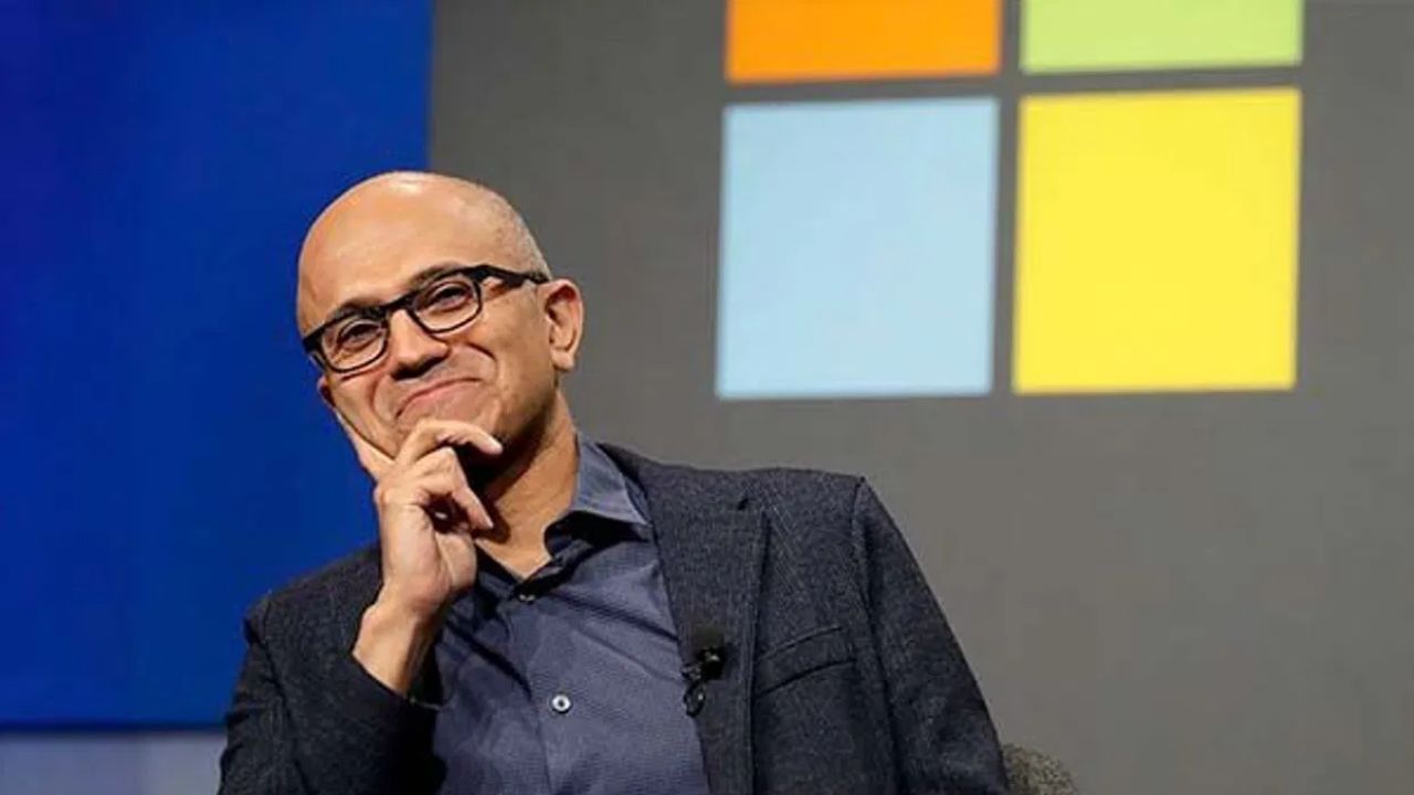 कोणती कंपनी एकाच वर्षात एवढी सॅलरी कुठे वाढवती का राव? मायक्रोसॉफ्टचे सीईओ सत्या नडेला यांची पगारवाढ ऐकून बसेल धक्का