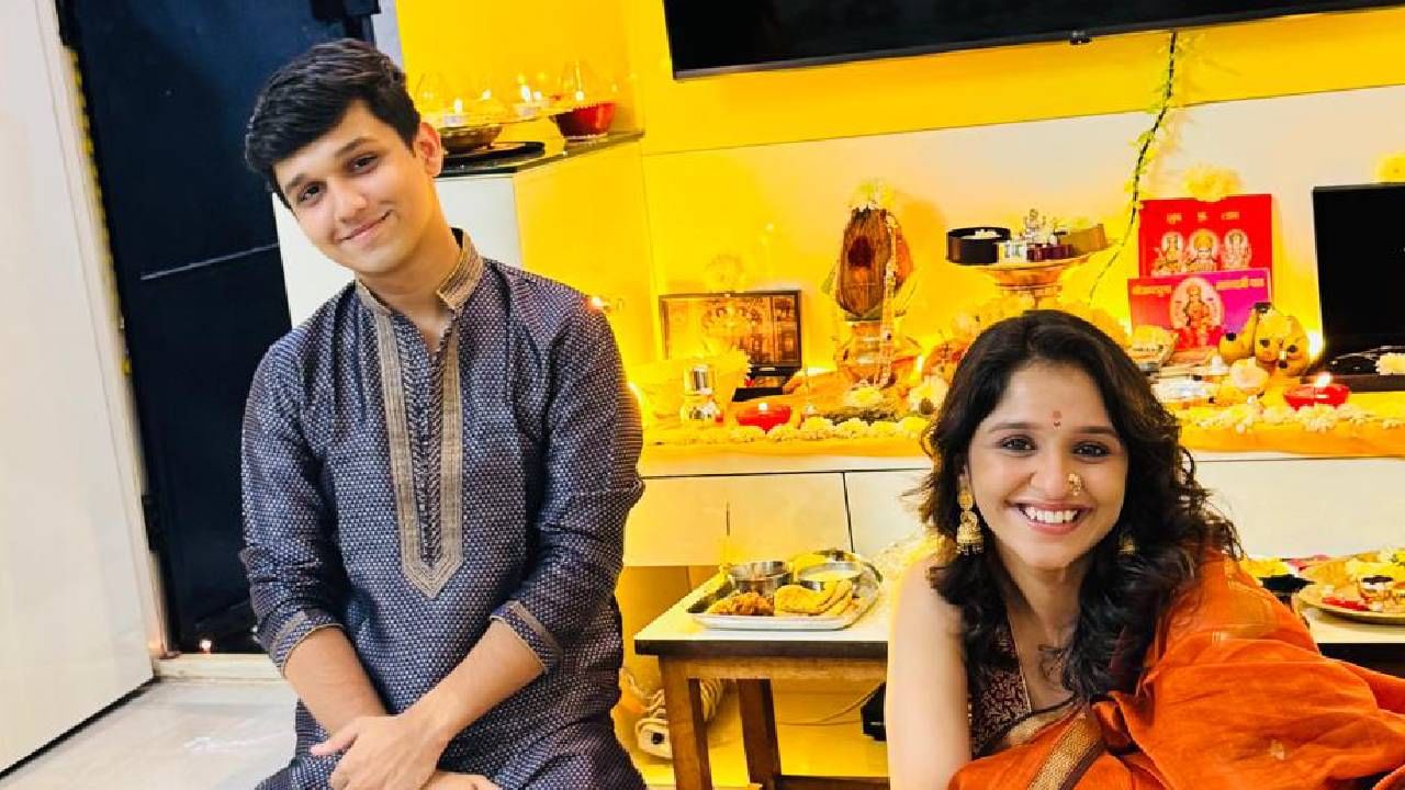 दिवाळीतील फराळबद्दल जेव्हा शिवानीला विचारलं गेलं की ती कोणत्या पदार्थासारखी आहे, त्यावर ती म्हणाली "मला असं वाटतं की मी करंजीसारखी आहे. बाहेरून कडक पण आतून गोड. कारण कधी कधी लोकांना वाटतं मी अ‍ॅटिट्यूडवाली, रागीट, आहे, पण तसं काही नाही. जेव्हा मी कुणावर जीव लावते, तेव्हा मी त्यांच्याशी भावनिकदृष्ट्या खूप जोडली जाते."
