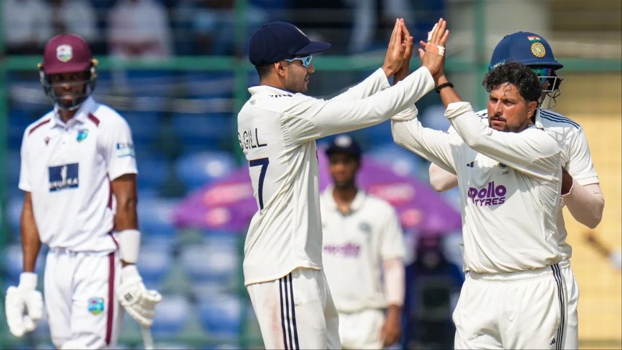 तसेच टीम इंडियाने विंडीजला पराभूत करत कसोटी क्रिकेटच्या इतिहासातील आपला 122 वा विजय मिळवला आणि  121 सामने जिंकणाऱ्या दक्षिण आफ्रिकेला मागे टाकलं. (Photo Credit: PTI)