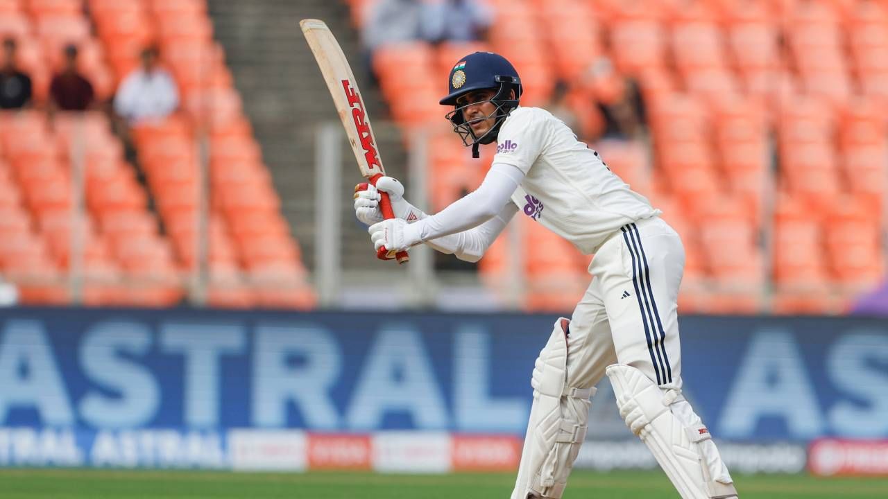 वेस्ट इंडिज विरूद्धच्या दुसऱ्या कसोटी सामन्यात भारताचा कर्णधार शुबमन गिल एका विक्रमांची नोंद करू शकतो. त्याचा फॉर्म पाहता हे शक्य आहे. मागच्या सामन्यातही त्याने अर्धशतकी खेळी केली होती. कर्णधारपदाची धुरा हाती घेतल्यापासून शुबमन गिल फॉर्मात आहे. 