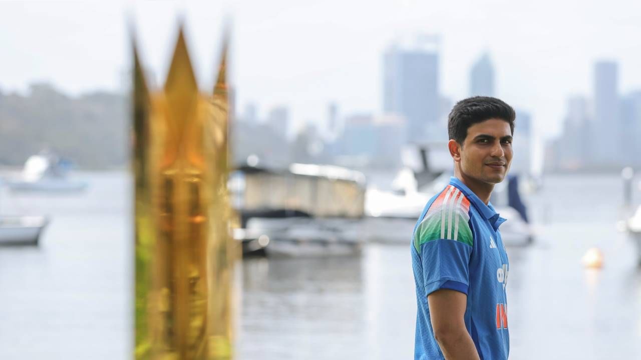 शुबमन गिलने माजी कर्णधार महेंद्रसिंह धोनीचा विक्रम मोडला. तसेच भारतासाठी क्रिकेटच्या तिन्ही फॉर्मेटमध्ये कर्णधारपद भूषवणारा कमी वयाचा कर्णधार ठरला आहे. (Photo- BCCI Twitter)