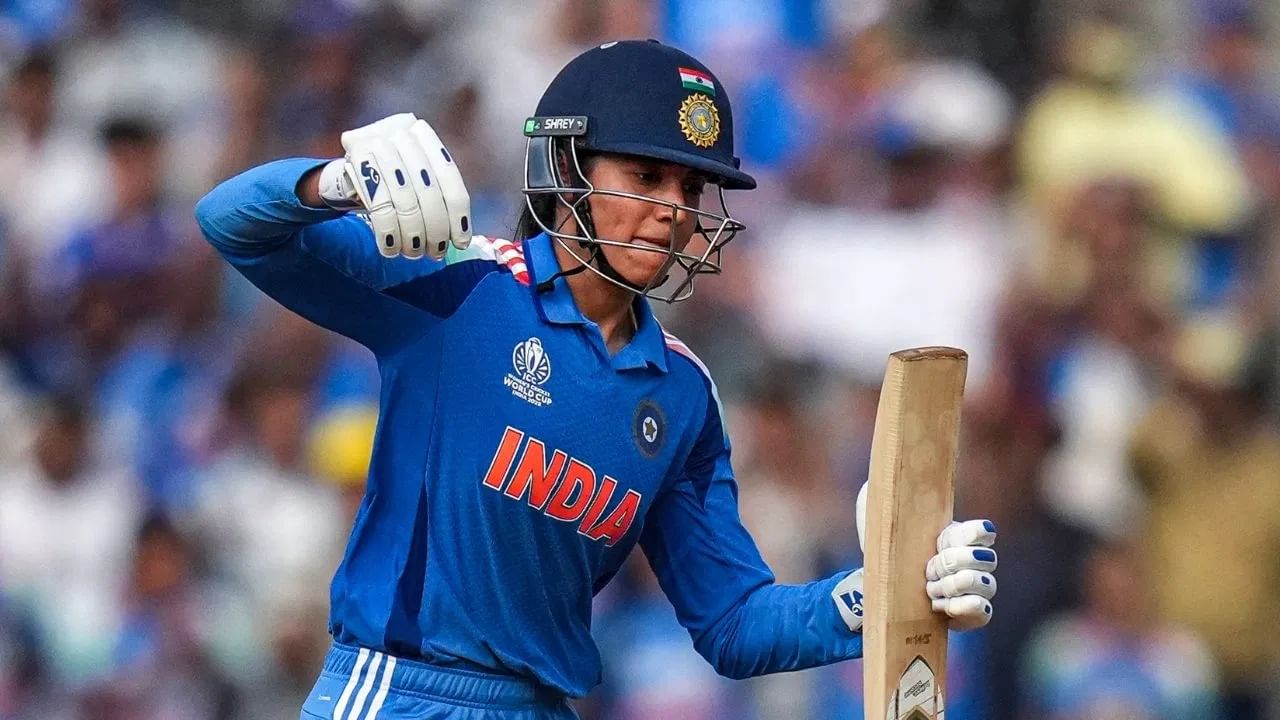 स्मृतीच्याच नावावर 2025 वर्षात सर्वाधिक वेळा 50 पेक्षा अधिक धावा करण्याचा विक्रम आहे. स्मृतीने 12 वेळा 50 पेक्षा अधिक धावा केल्या आहेत. स्मृतीने या दरम्यान 6 शतकं केली आहेत. तर 6 अर्धशतकांचा समावेश आहे. (Photo Credit: PTI)