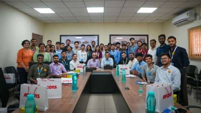 मुंबई-अहमदाबाद बुलेट ट्रेनची उत्सुकता वाढली, विद्यापीठातील विद्यार्थ्यांकडून पाहणी