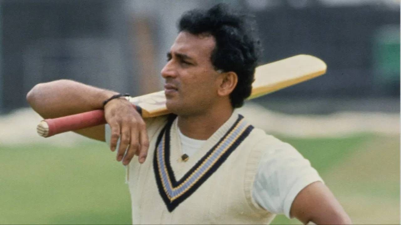 वेस्ट इंडिजविरुद्ध सर्वाधिक धावा करण्याचा विक्रम सुनील गावस्कर यांच्या नावावर आहे. त्याने वेस्ट इंडिजविरुद्ध 2749 धावा केल्या आहे. यात 13 शतकं आणि 7 अर्धशतकांचा समावेश आहे. राहुल द्रविडनेने 1978 आणि व्हिव्हिएस लक्ष्मणने 1715 धावा केल्यात.(Photo: Murrell/Allsport/Hulton Archive/Getty Images)
