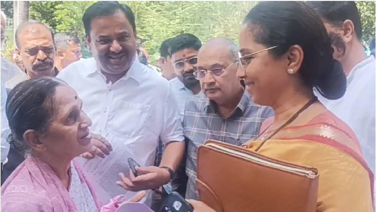 पुढे त्या आजी म्हणाल्या, 'एक सिरियल 30 मिनिटाची असते. . पण त्यामध्ये जवळपास 20 मिनिटाच्या जाहिराती असतात.' त्यानंतर सर्वांचे लक्ष त्यांच्याकडे होते.