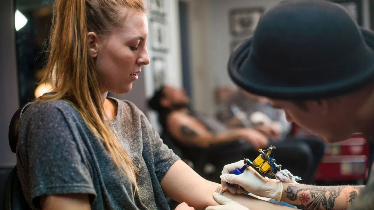 पहिल्यांदाच टॅटू काढताय? तर मग ‘या’ 5 महत्त्वाच्या गोष्टी ठेवा लक्षात