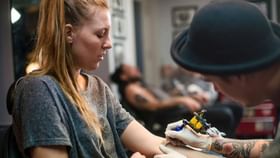 पहिल्यांदाच टॅटू काढताय? तर मग 'या' 5 महत्त्वाच्या गोष्टी ठेवा लक्षात