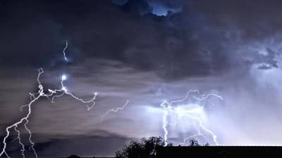 राज्यावर संकट! 15 जिल्ह्यांमध्ये अलर्ट, पुढील 24 तास धोक्याची, प्रशासनाचा मोठा इशारा, घरातून..