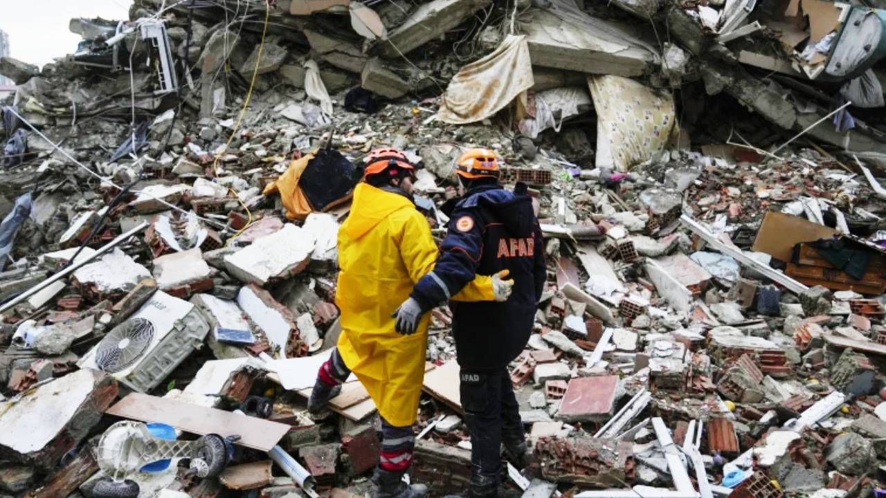 Turkey Earthquake: तुर्कीमध्ये भूकंपाचे तीव्र धक्के; अनेक इमारती जमीनदोस्त, नागरिकांची धावाधाव