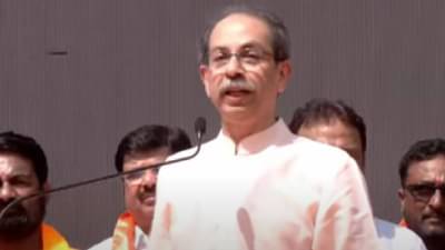 फडणवीस सरकारच्या शेतकरी पॅकेजचं समर्थन करतो, फक्त अट ... उद्धव ठाकरे असं का म्हणाले?