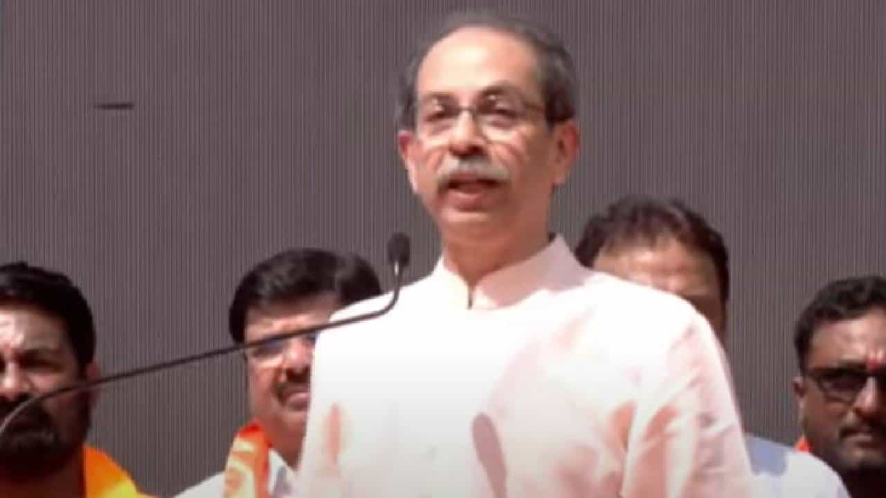 फडणवीस सरकारच्या शेतकरी पॅकेजचं समर्थन करतो, फक्त अट ... उद्धव ठाकरे असं का म्हणाले?