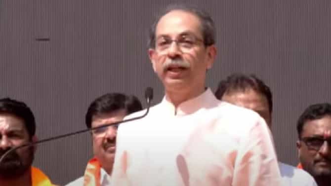 फडणवीस सरकारच्या शेतकरी पॅकेजचं समर्थन करतो, फक्त अट ... उद्धव ठाकरे असं का म्हणाले?