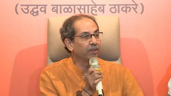 मोठी बातमी! महापालिका निवडणुकीपूर्वी भाजपचा उद्धव ठाकरेंना जबर धक्का, शिवसेना ठाकरे गटाला मोठं खिंडार