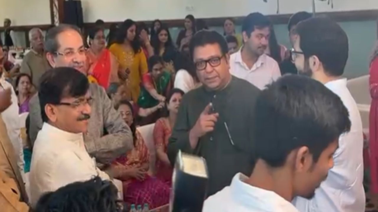 या दोन्ही नेत्यांमध्ये नेमकी काय चर्चा झाली याची माहिती समजू शकलेली नाही. मात्र आगामी पालिका निवडणुकीतील युतीबाबत चर्चा झाली असल्याची शक्यताही नाकारता येत नाही. 