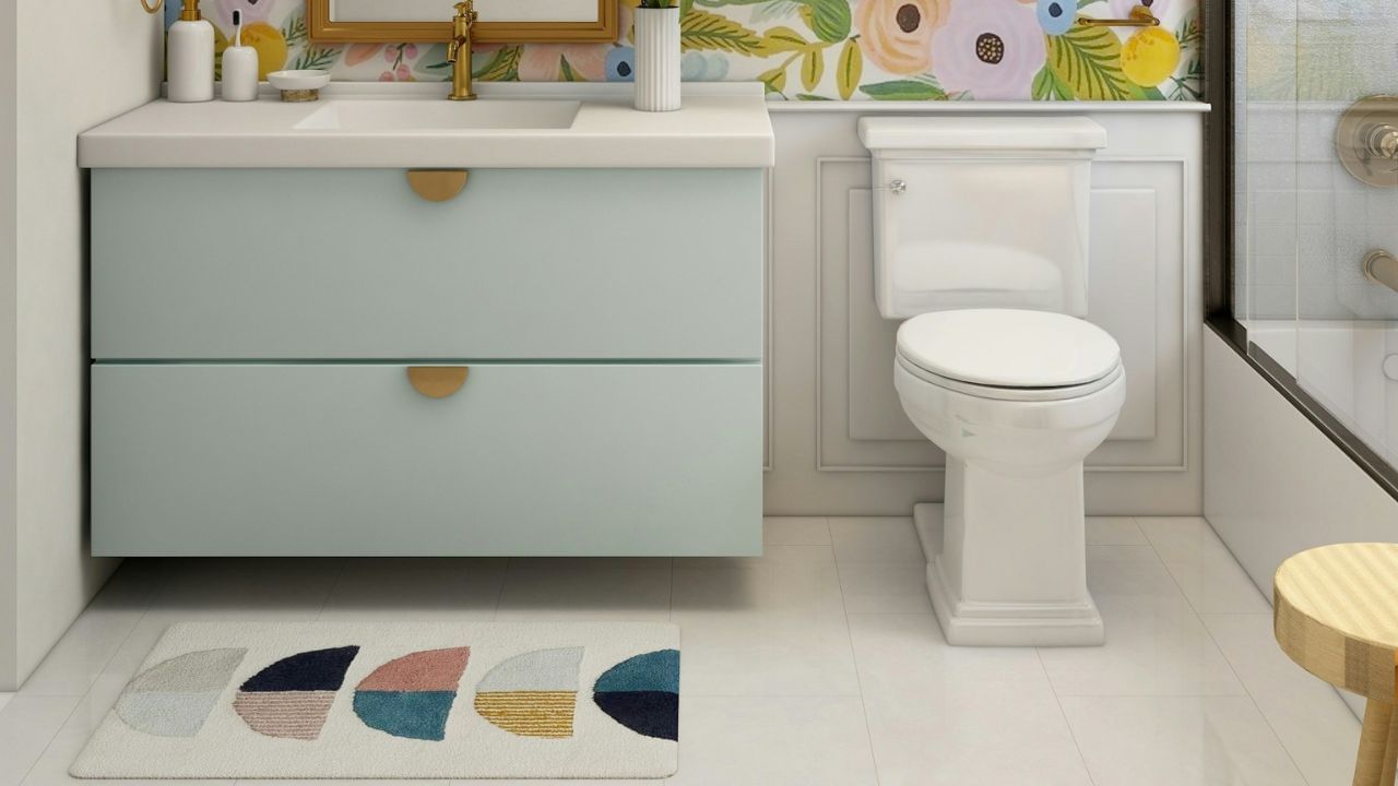 एकत्र बाथरूम आणि शौचालय बांधण्यासाठी पश्चिम, वायव्य किंवा पूर्व, आग्नेय दिशा शुभ मानल्या जातात. पण बाथरुम आणि शौचालय कधीही ईशान्य कोपऱ्यात बांधू नये. कारण हा कोपरा देवस्थान आणि सकारात्मक ऊर्जेसाठी महत्त्वाचा असतो.