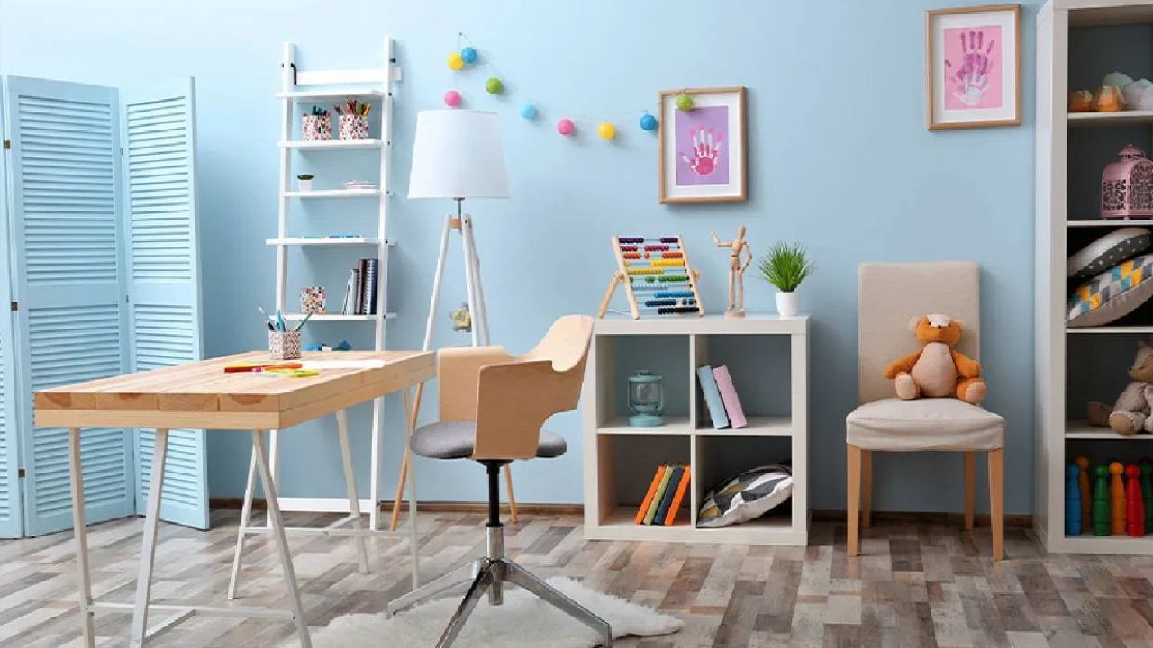 Vastu Tips : घरात लावा फक्त हे 4 फोटो, नशीब घोड्यासारखं धावेल, वास्तुशास्त्र काय सांगतं? Vastu Tips : घरात लावा फक्त हे 4 फोटो, नशीब घोड्यासारखं धावेल, वास्तुशास्त्र काय सांगतं?