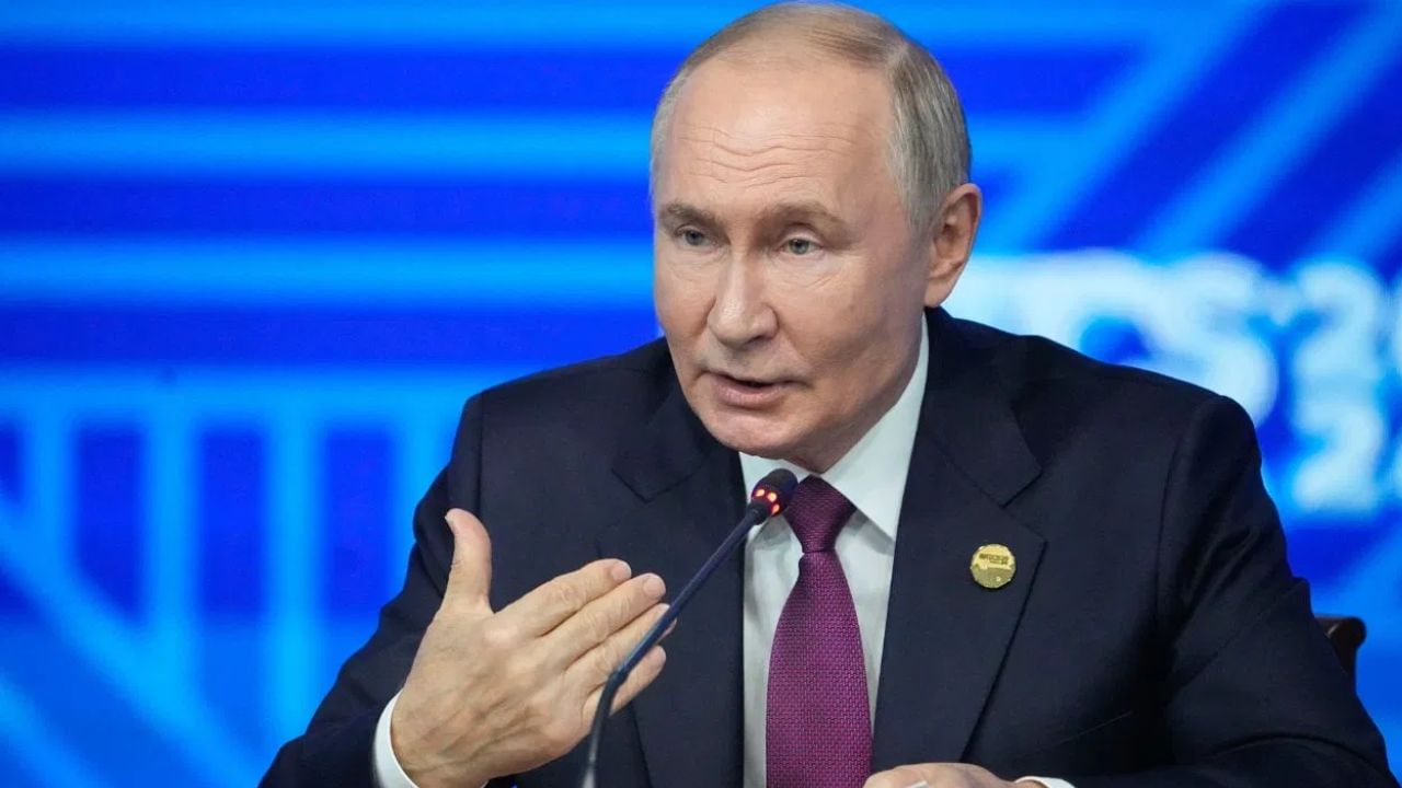 रशिया पुन्हा भारताच्या मदतीला धावला, ...तर जगात हाहाकार उडेल या बलाढ्य देशाला पुतिन यांची थेट धमकी