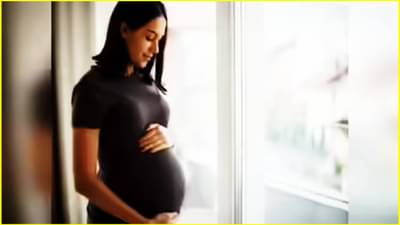 गर्भवती होण्यासाठी योग्य वय काय? जाणून घ्या