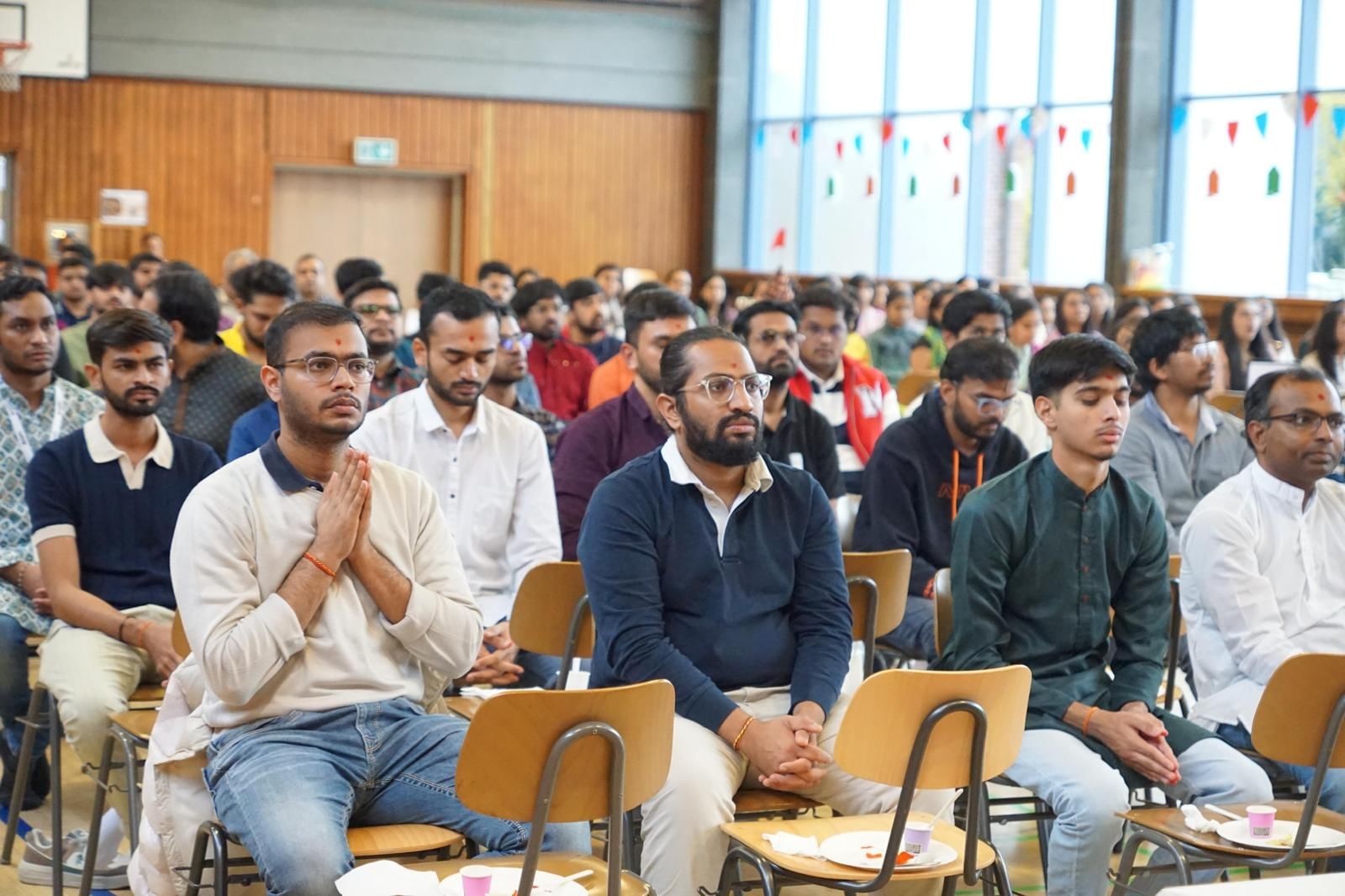  या दिवाळी आयोजनात देवासाठी ३२५ पेक्षा अधिक पदार्थ अर्पण करण्यात आले. ३७५ हून अधिक भारतीय मंडळी (पुरुष, महिला व बालकांसह) यांनी उपस्थिती लावली. 