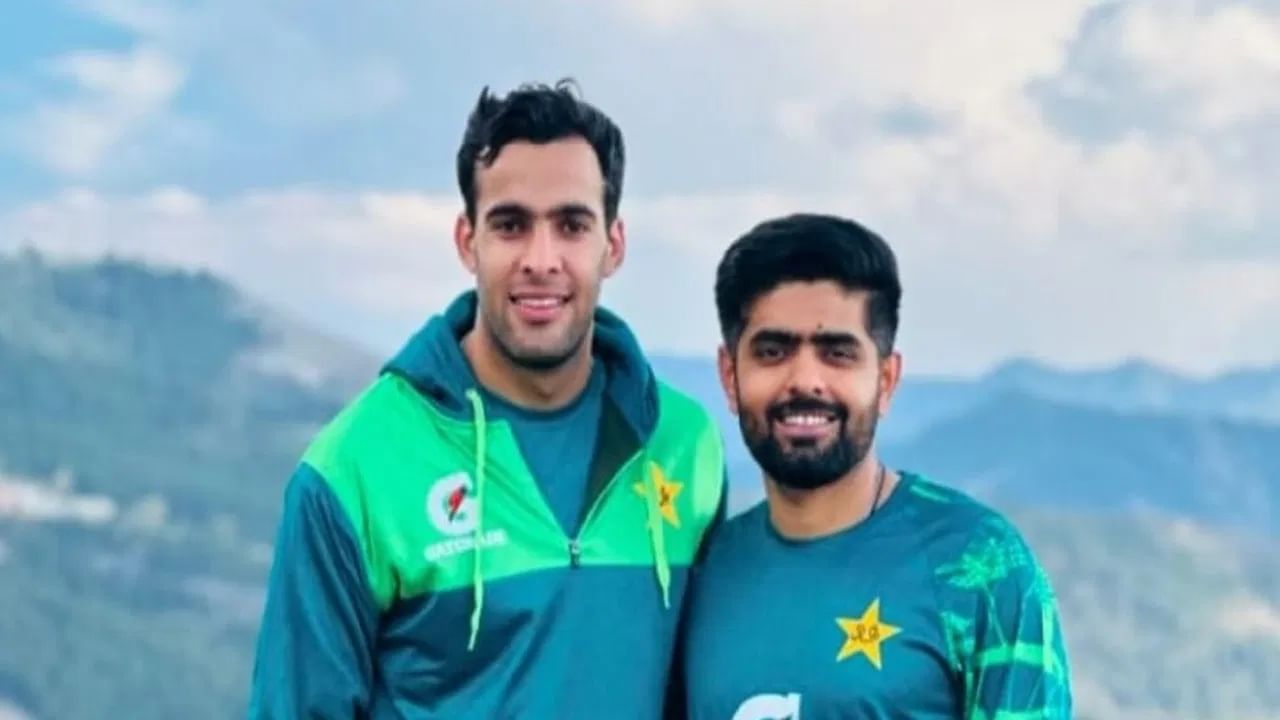 अब्बास अफ्रीदीने पाकिस्तानसाठी 24 टी 20i सामन्यांमध्ये 38 विकेट्स घेतल्या आहेत. अब्बास हा पाकिस्तानचा माजी वेगवान गोलंदाज उमर गुल याचा भाचा आहे. गुलने पाकिस्तानला 2009 साली टी 20i वर्ल्ड कप जिंकून देण्यात निर्णायक भूमिका बजावली होती. गुलने आंतरराष्ट्रीय क्रिकेटमध्ये 427 विकेट्स मिळवल्या आहेत. (Photo Credit : INSTAGRAM)