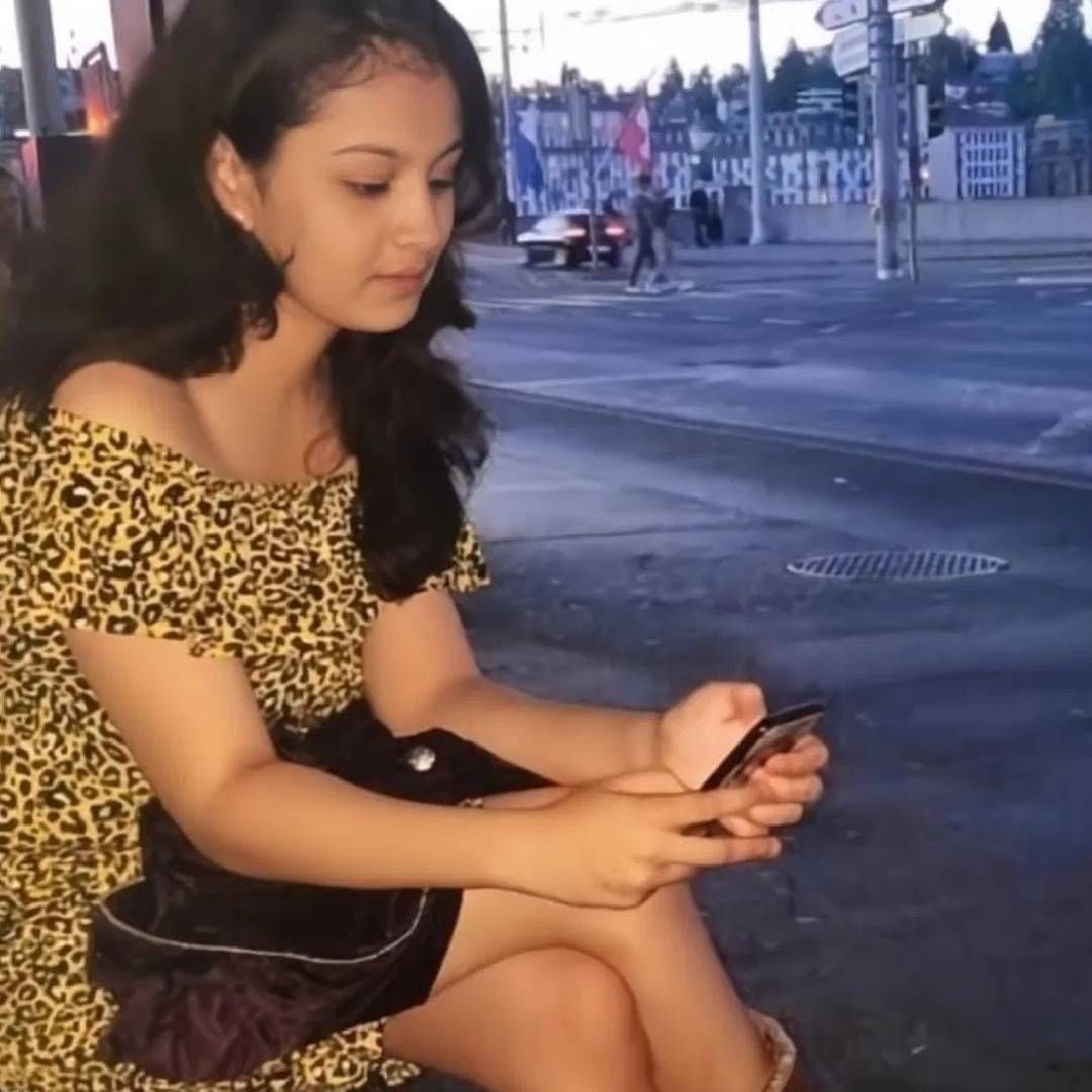 सानिया अंकलेसरियाने चाइल्ड आर्टिस्ट म्हणून राउडी राठौडशिवाय 'रांझणा', 'लाइफ्ट गुड', 'बॉम्बरिया', 'आतंकवादी अंकल' सारख्या चित्रपटात रोल केले आहेत. सानियाने 'बेस्ट ऑफ लव निक्की' नावाची सुपरहिट सीरियल केली आहे.