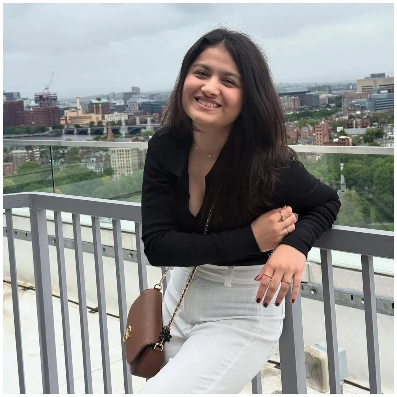 सानिया  हिने फक्त 'रावडी राठोड' सिनेमातच नाही तर, 'रांझणा', 'लाइफ्ट गुड', 'बॉम्बरिया', 'आतंकवादी अंकल' यांसारख्या सिनेमांमध्ये देखील काम केलं आहे. आजही तिने साकारलेल्या भूमिका चाहत्यांच्या लक्षात आहेत. 