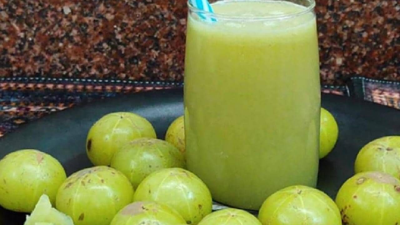 सर्वांनाच माहिती आहे की, आवळा आपल्या आरोग्यासाठी अत्यंत फायदेशीर ठरतो. आवळ्याने रोगप्रतिकारक शक्ती वाढण्यास मदत होते. शिवाय अनेक समस्यांवर तो उपाय आहे. 